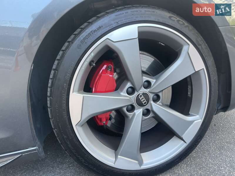 Седан Audi A4 2022 в Киеве