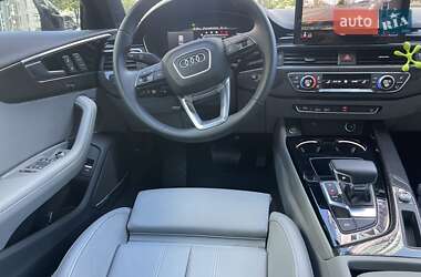 Седан Audi A4 2022 в 