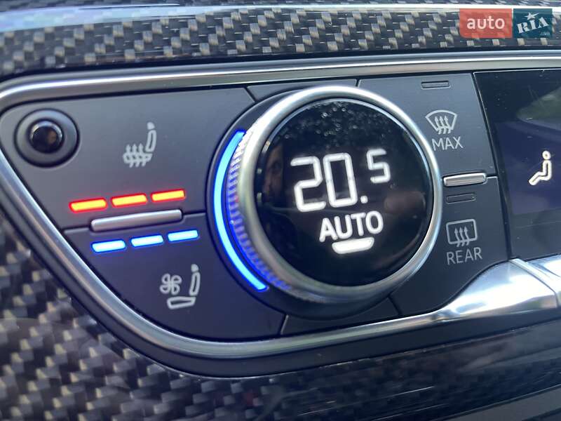 Седан Audi A4 2022 в Киеве