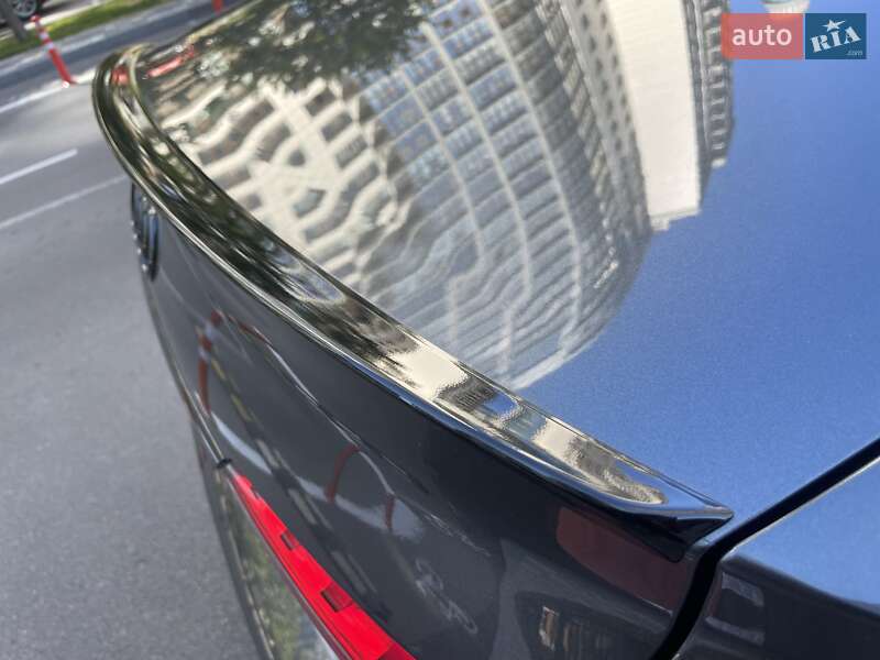 Седан Audi A4 2022 в Киеве