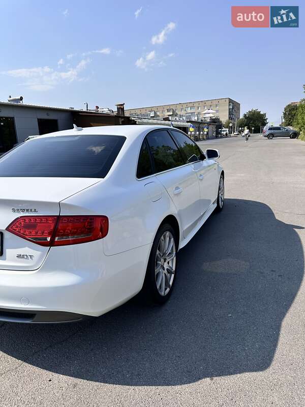 Седан Audi A4 2012 в Тульчине