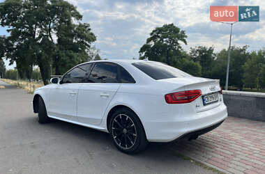 Седан Audi A4 2015 в 