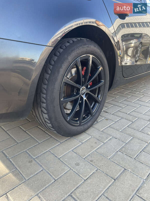 Универсал Audi A4 2013 в Хмельницком