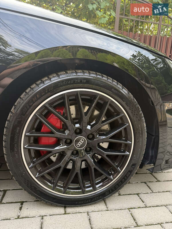 Седан Audi A4 2017 в Львові