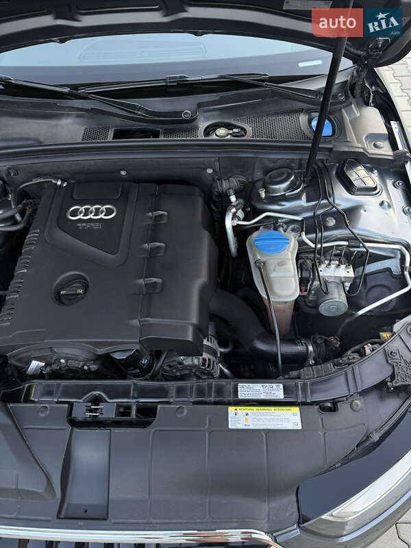 Седан Audi A4 2012 в Львове