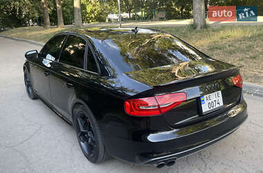 Седан Audi A4 2013 в 