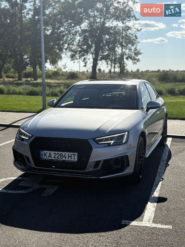 Седан Audi A4 2018 в Киеве