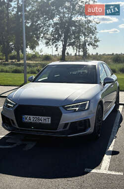 Седан Audi A4 2018 в 