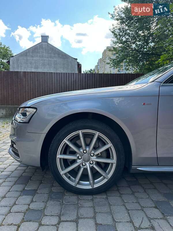 Седан Audi A4 2015 в Львове