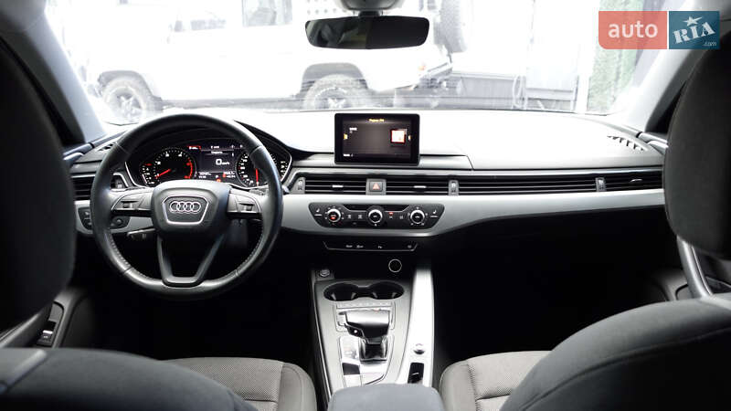 Седан Audi A4 2017 в Киеве