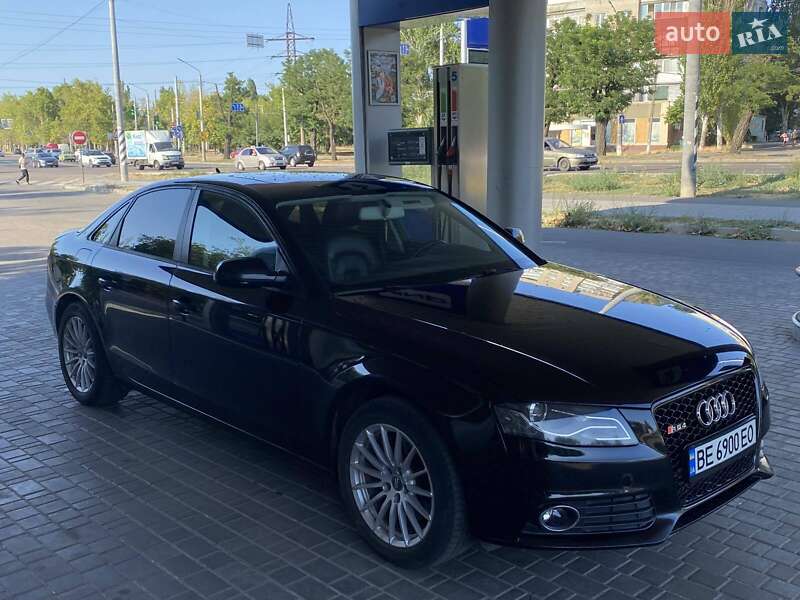 Седан Audi A4 2011 в Николаеве