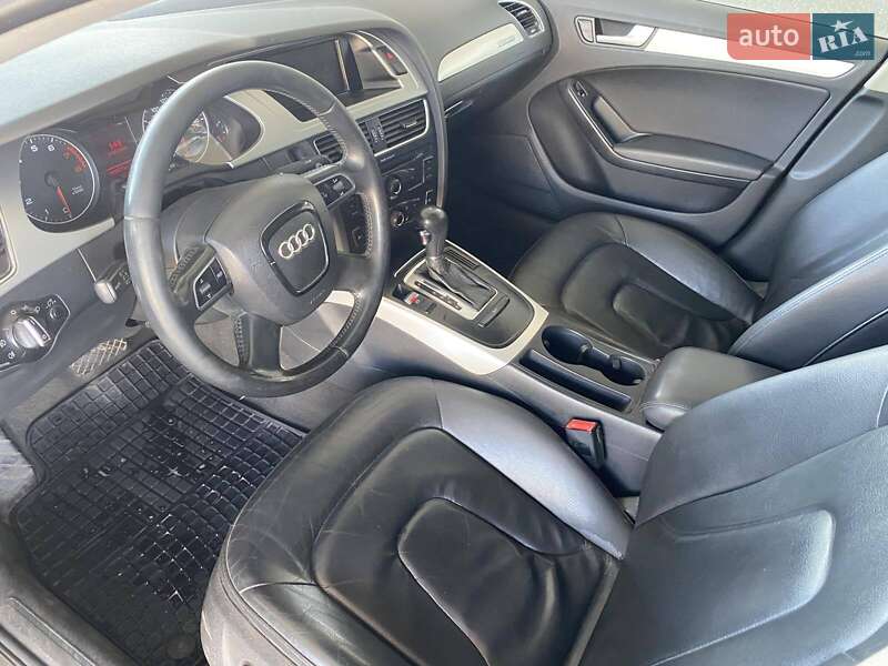 Седан Audi A4 2011 в Николаеве