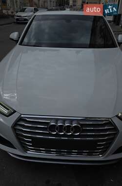 Седан Audi A4 2019 в 