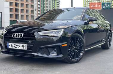 Седан Audi A4 2019 в 