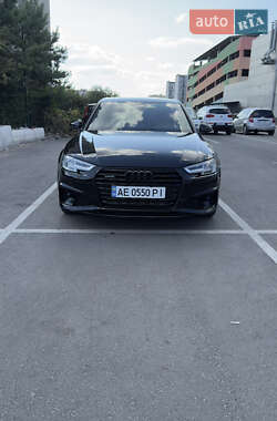 Седан Audi A4 2019 в Дніпрі