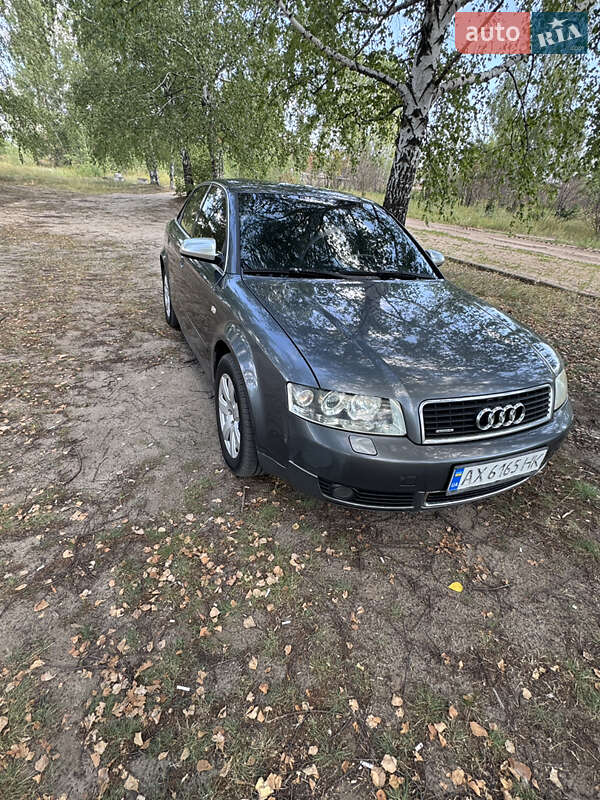 Седан Audi A4 2001 в Чугуеве