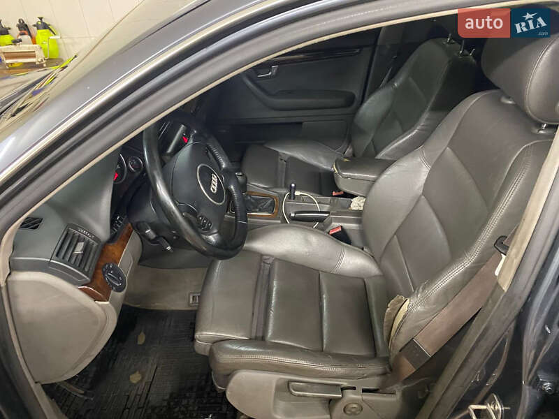 Седан Audi A4 2001 в Чугуеве
