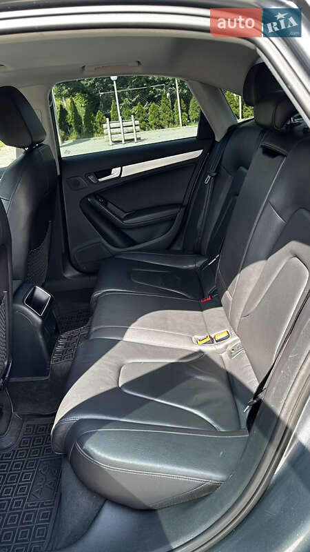 Седан Audi A4 2013 в Львові