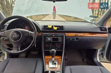 Седан Audi A4 2001 в 