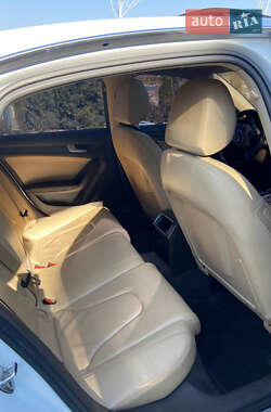 Седан Audi A4 2012 в 
