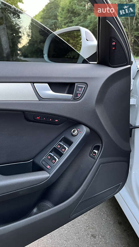 Седан Audi A4 2014 в Полтаве