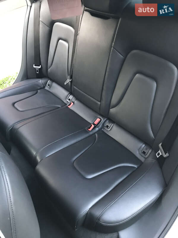 Седан Audi A4 2014 в Полтаве