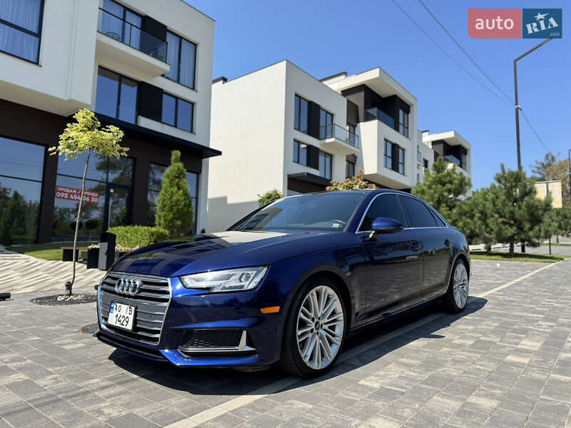 Седан Audi A4 2019 в 