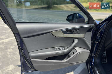 Седан Audi A4 2019 в 