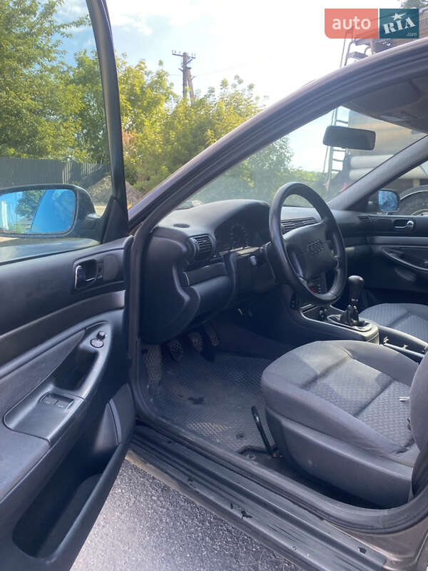 Седан Audi A4 1997 в Ковеле