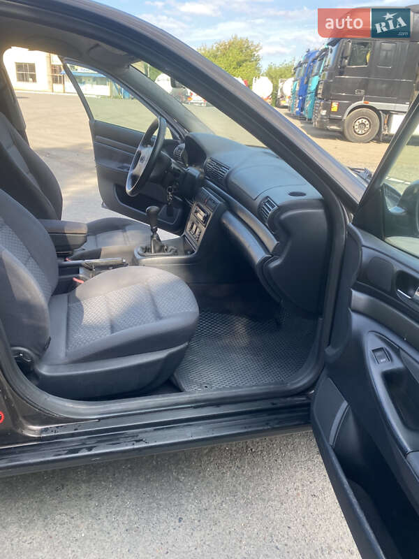 Седан Audi A4 1997 в Ковеле
