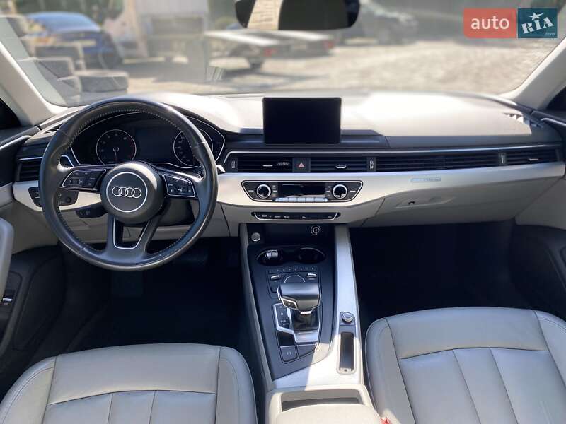 Седан Audi A4 2016 в Львові
