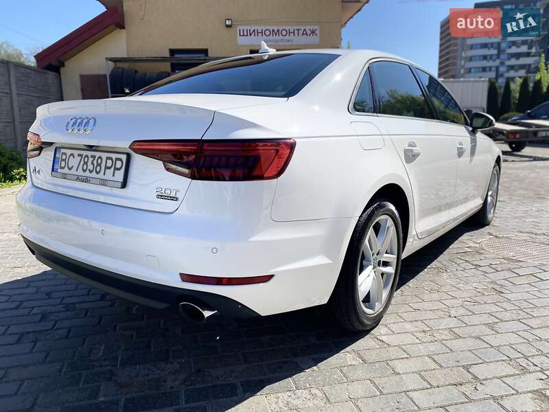 Седан Audi A4 2016 в Львові