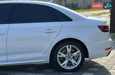 Седан Audi A4 2018 в 