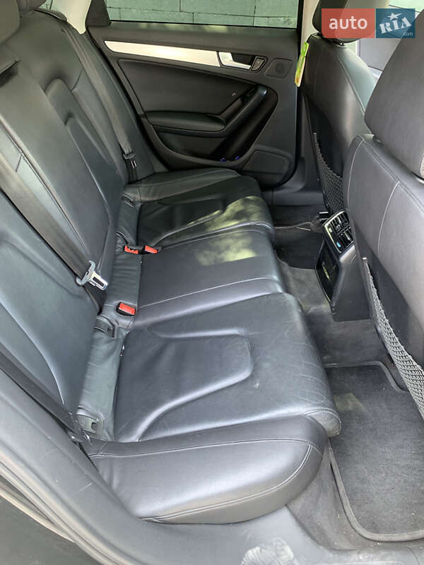 Седан Audi A4 2010 в Галиче