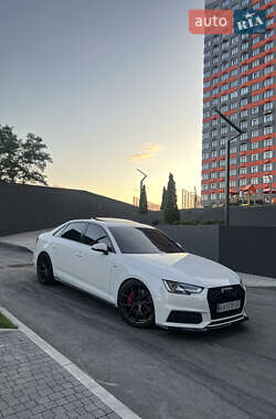 Седан Audi A4 2015 в 