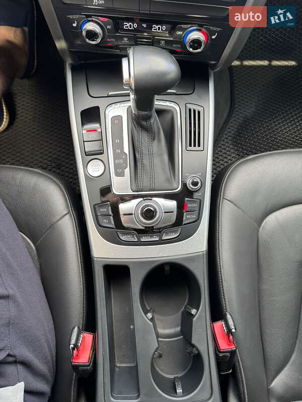 Седан Audi A4 2012 в Сумах