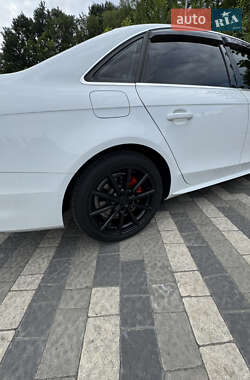 Седан Audi A4 2015 в 