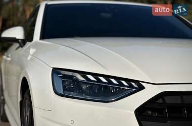 Седан Audi A4 2021 в 