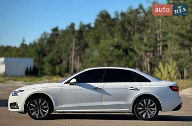 Седан Audi A4 2021 в 