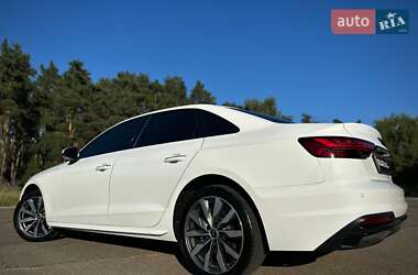 Седан Audi A4 2021 в 