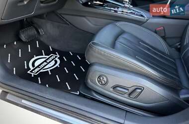 Седан Audi A4 2021 в 