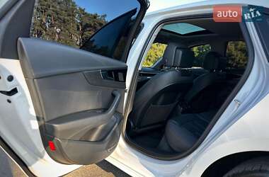 Седан Audi A4 2021 в 