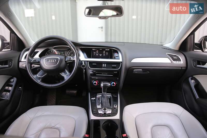 Седан Audi A4 2015 в Киеве