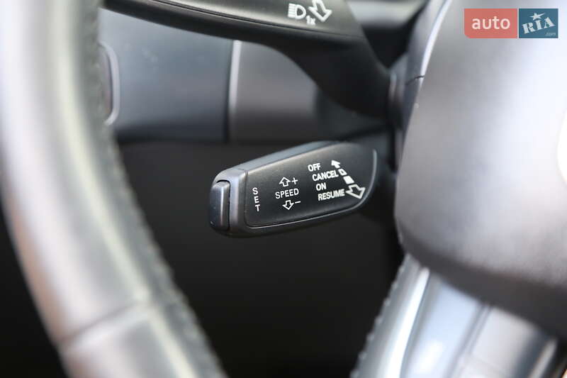 Седан Audi A4 2015 в Киеве