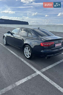 Седан Audi A4 2014 в 