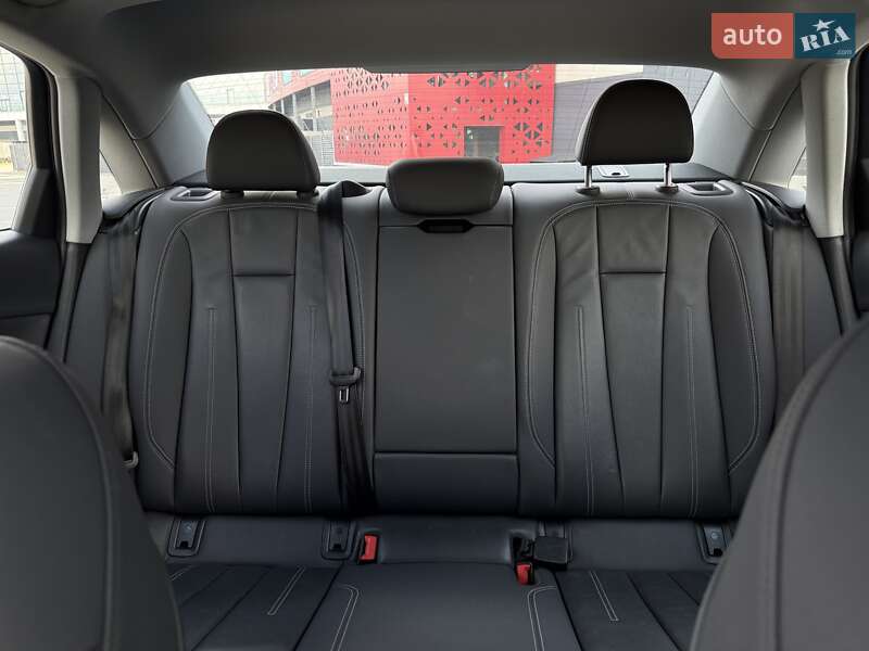 Седан Audi A4 2020 в Киеве