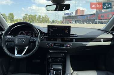 Седан Audi A4 2020 в 