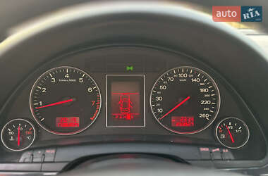 Седан Audi A4 2004 в 