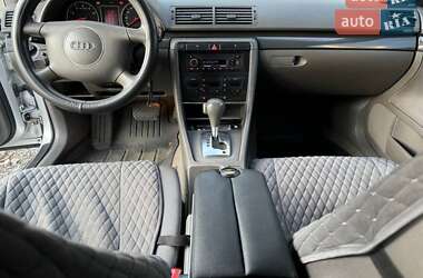 Седан Audi A4 2000 в 