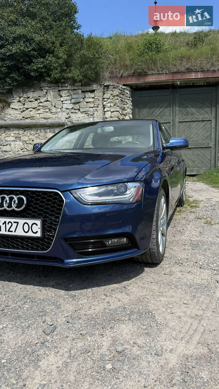 Седан Audi A4 2012 в Золочеве